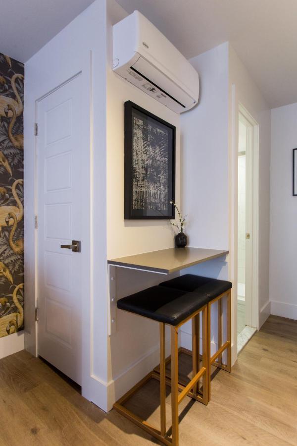 Fun & Funky Little Italy Studio With Full Kitchen By Den Stays Montréal Esterno foto