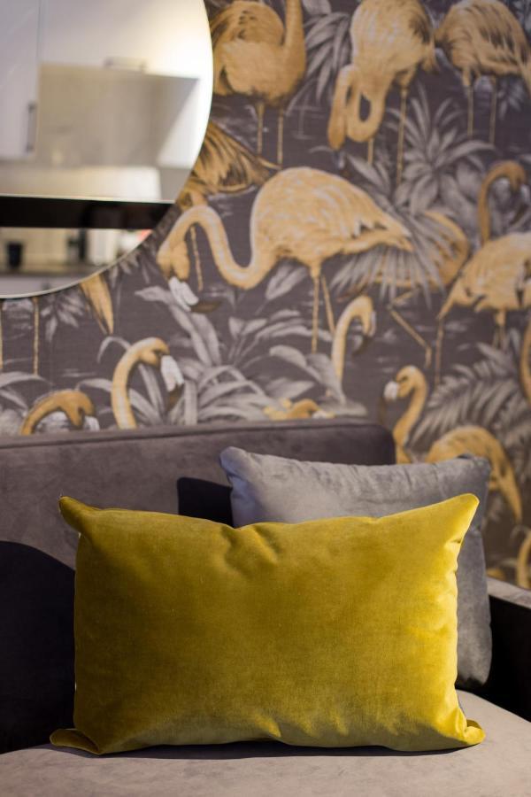 Fun & Funky Little Italy Studio With Full Kitchen By Den Stays Montréal Esterno foto